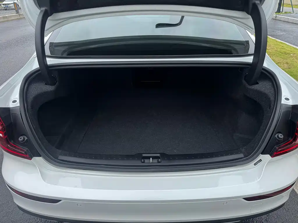 Volvo S60 — фото 14