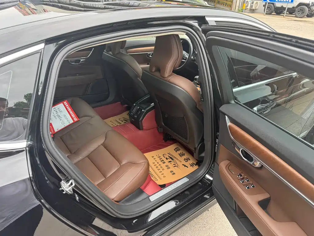 Volvo S90 — фото 11