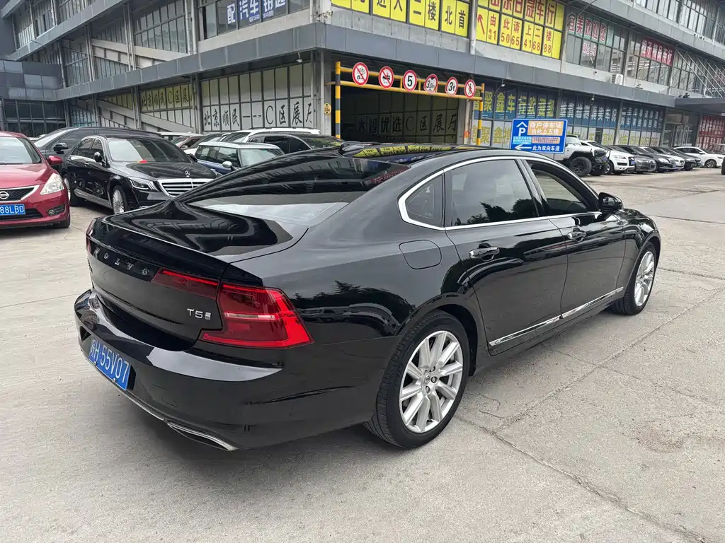 Volvo S90 — фото 7