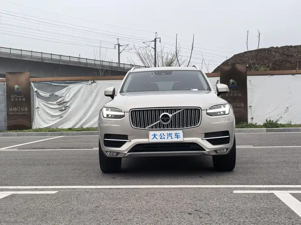 Volvo XC90 — фото 2