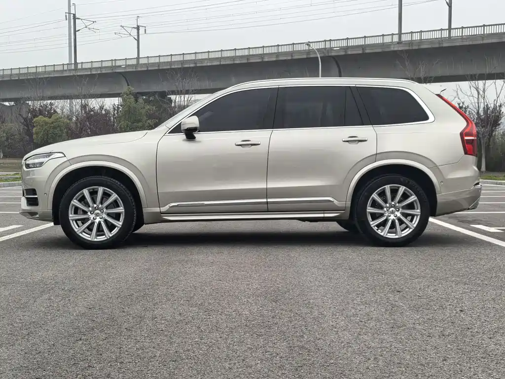 Volvo XC90 — фото 3