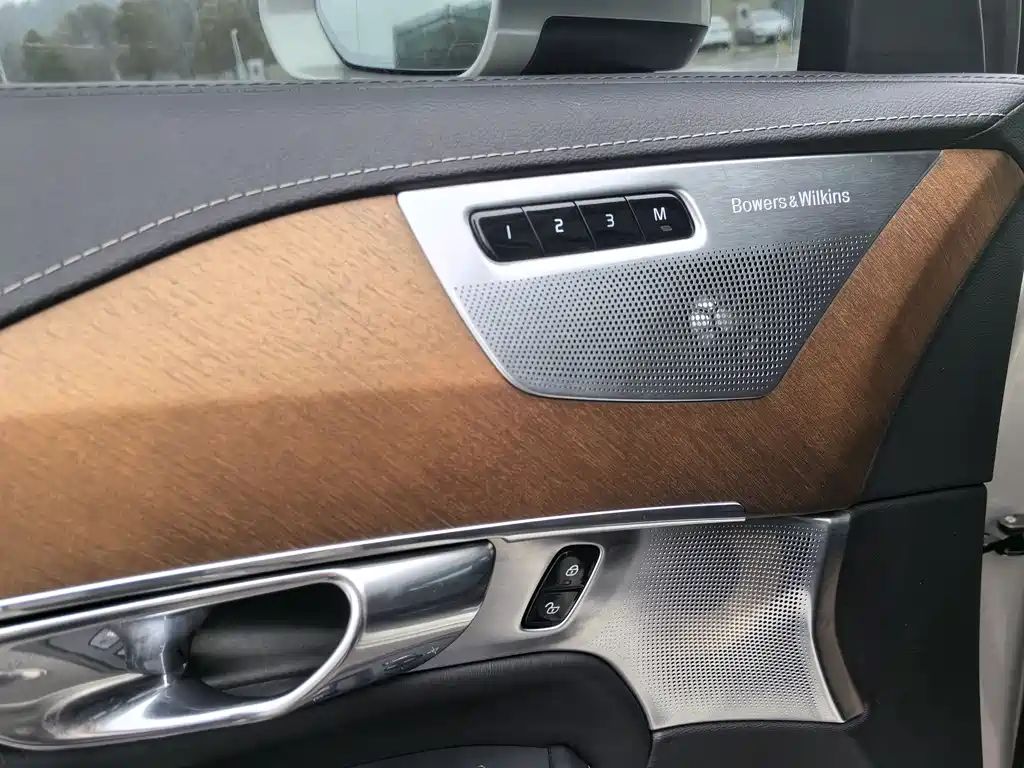 Volvo XC90 — фото 4