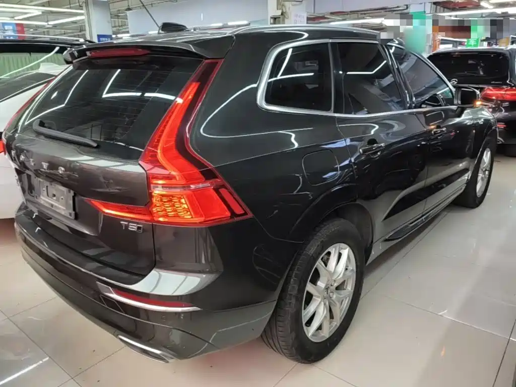 Volvo XC60 — фото 7