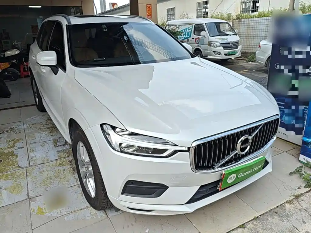 Volvo XC60 — фото 22
