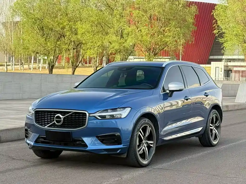Volvo XC60 — фото 2