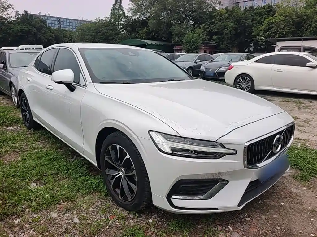 Volvo S60 — фото 4