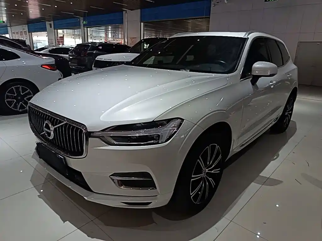 Volvo XC60 — фото 2