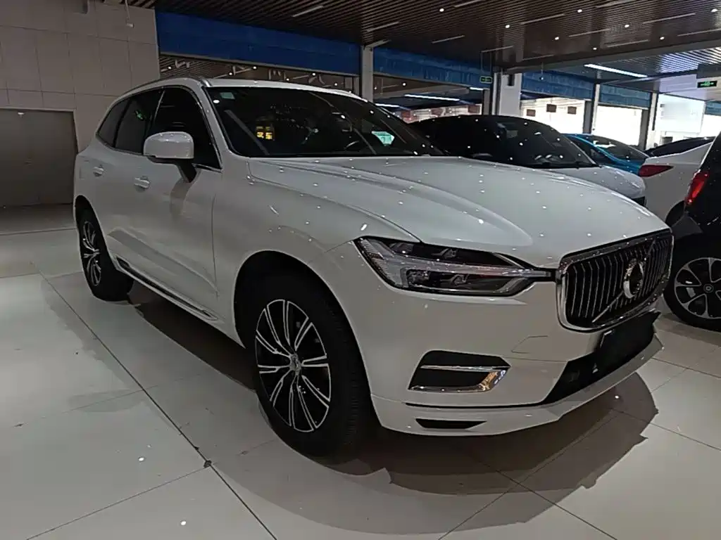 Volvo XC60 — фото 4