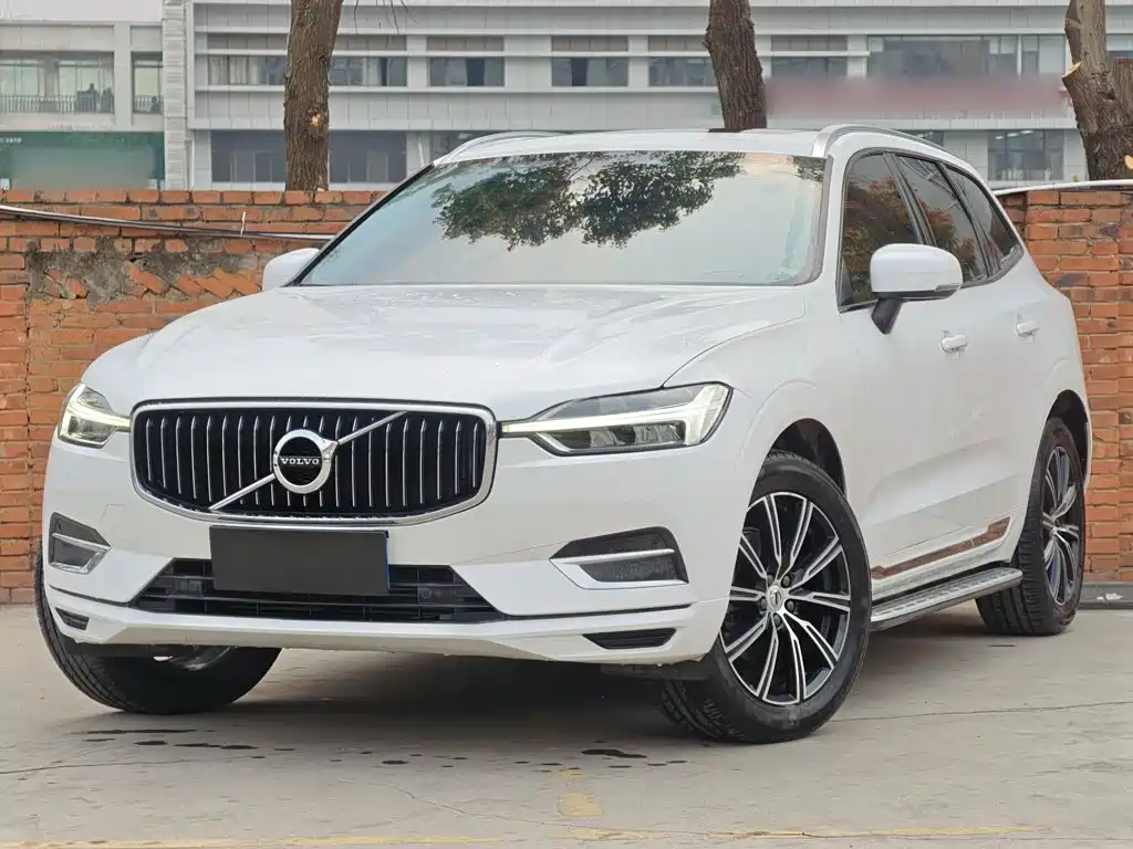 Volvo XC60 — фото 2