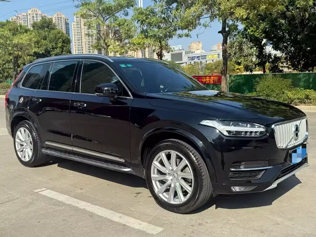 Volvo XC90 — фото 3