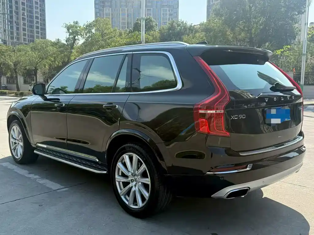 Volvo XC90 — фото 6