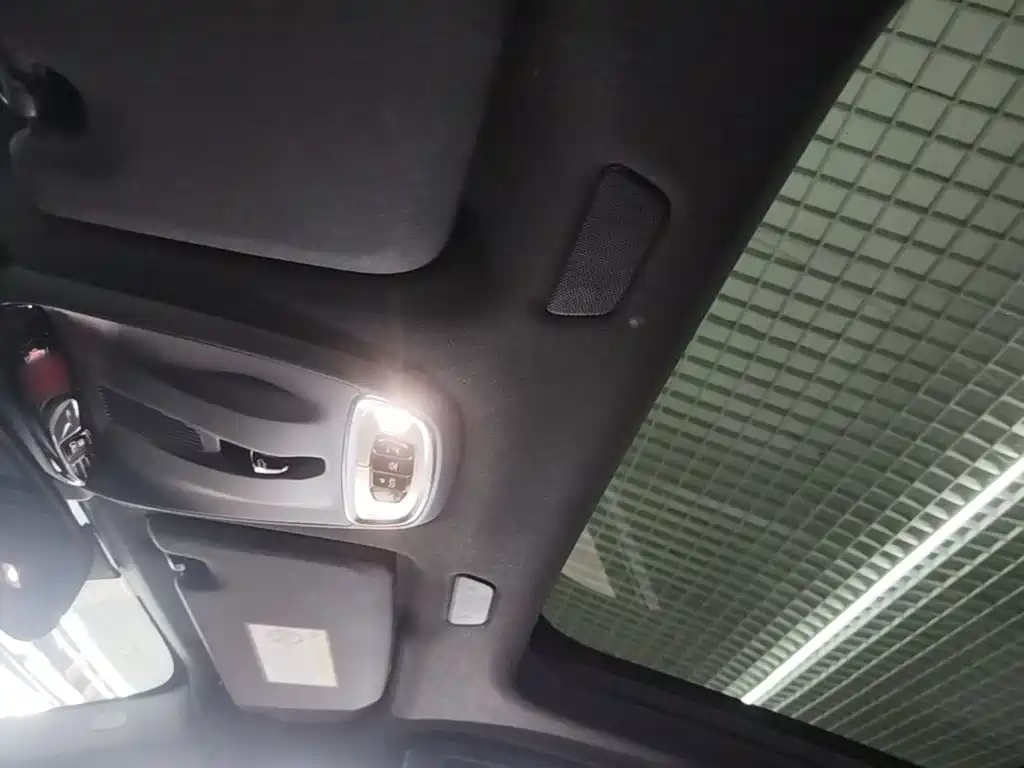 Volvo XC60 — фото 14