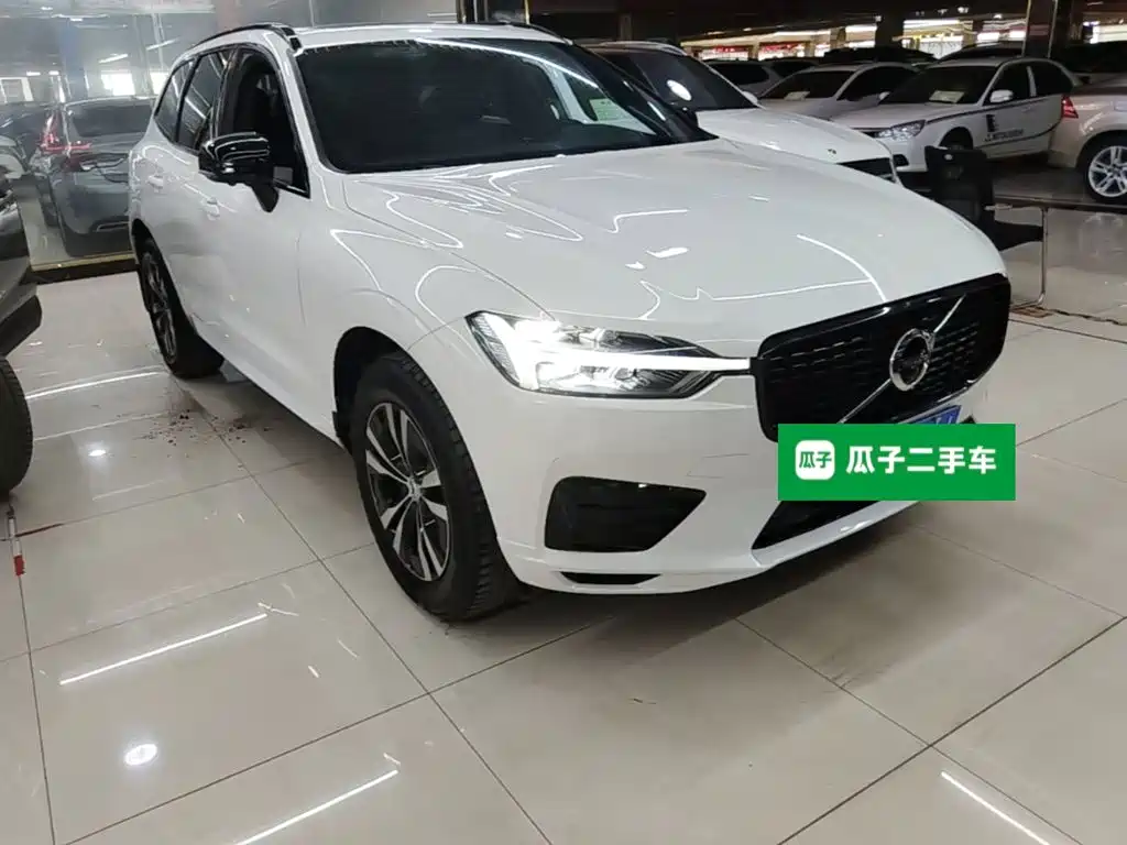 Volvo XC60 — фото 22