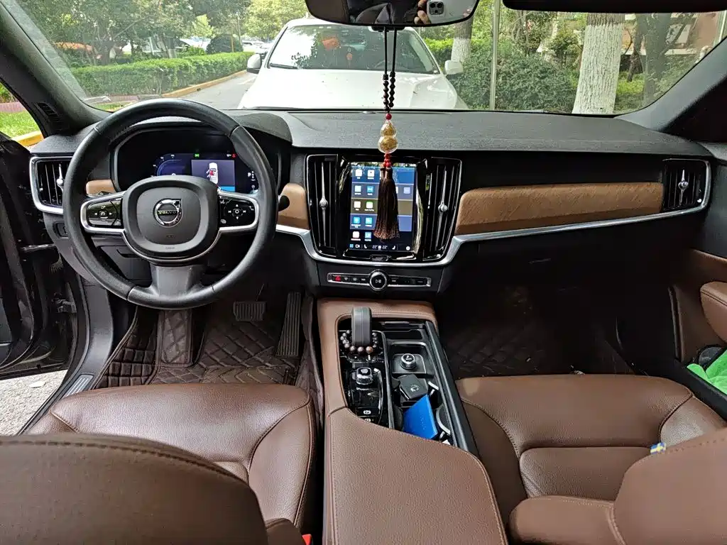 Volvo S90 — фото 13