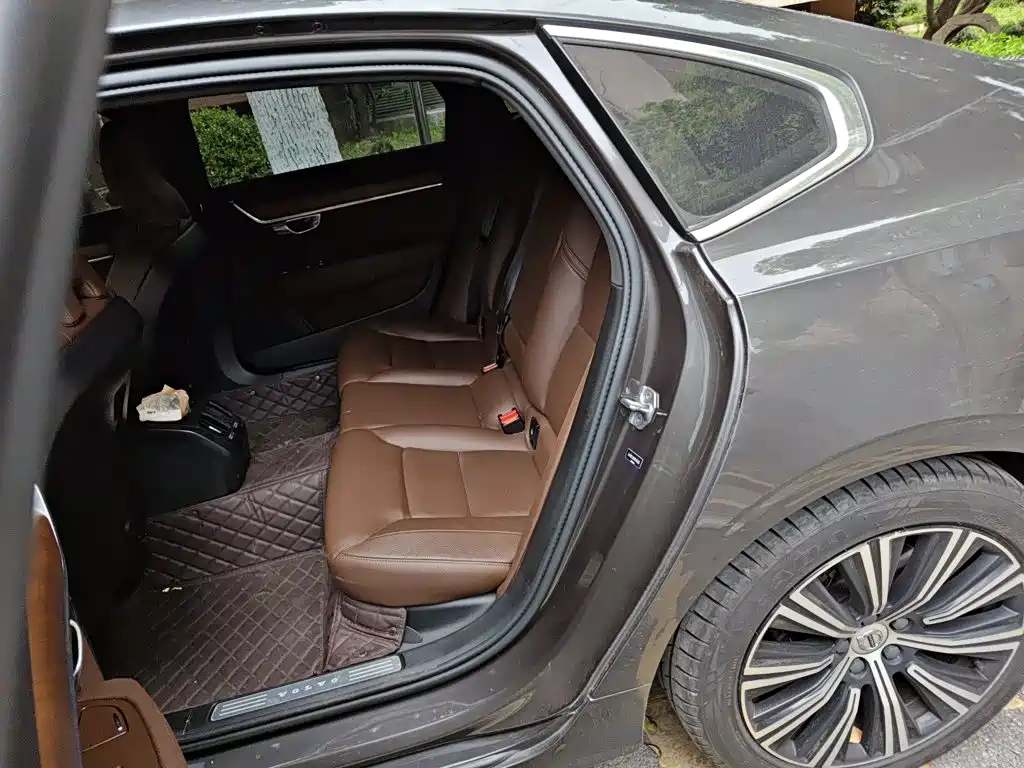 Volvo S90 — фото 15