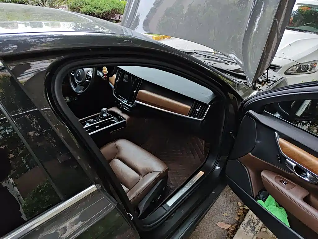 Volvo S90 — фото 20