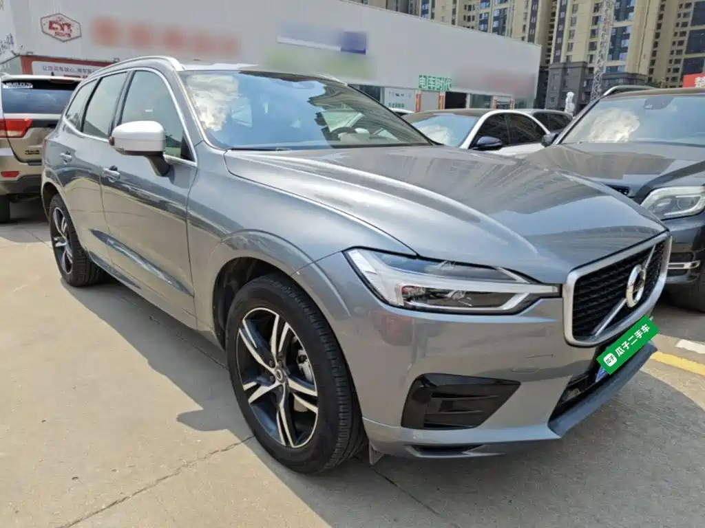 Volvo XC60 — фото 10