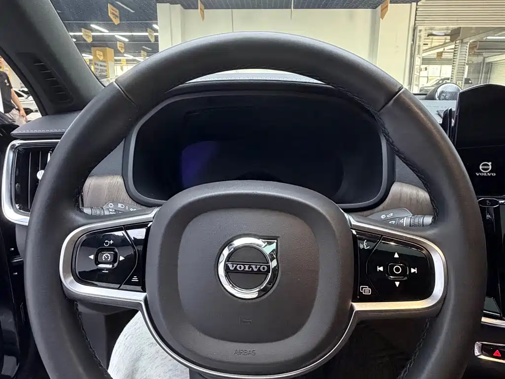 Volvo S90 — фото 7