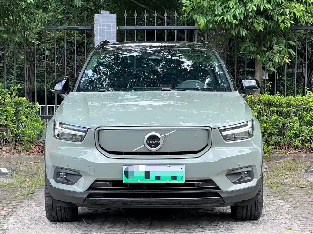 Volvo XC40 NEV — фото 2