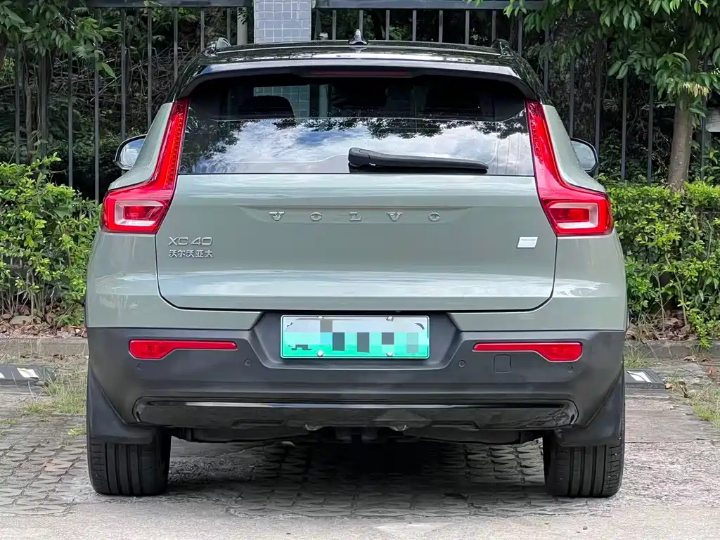 Volvo XC40 NEV — фото 5