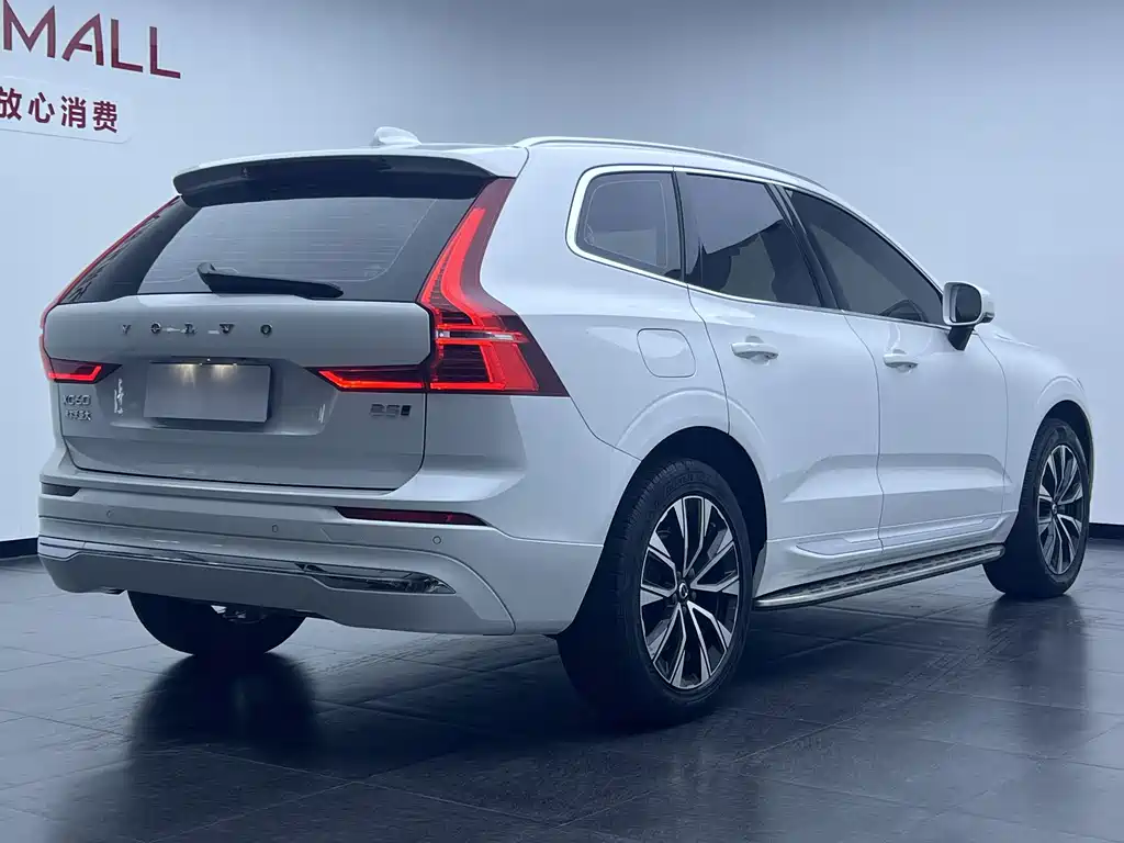 Volvo XC60 — фото 20