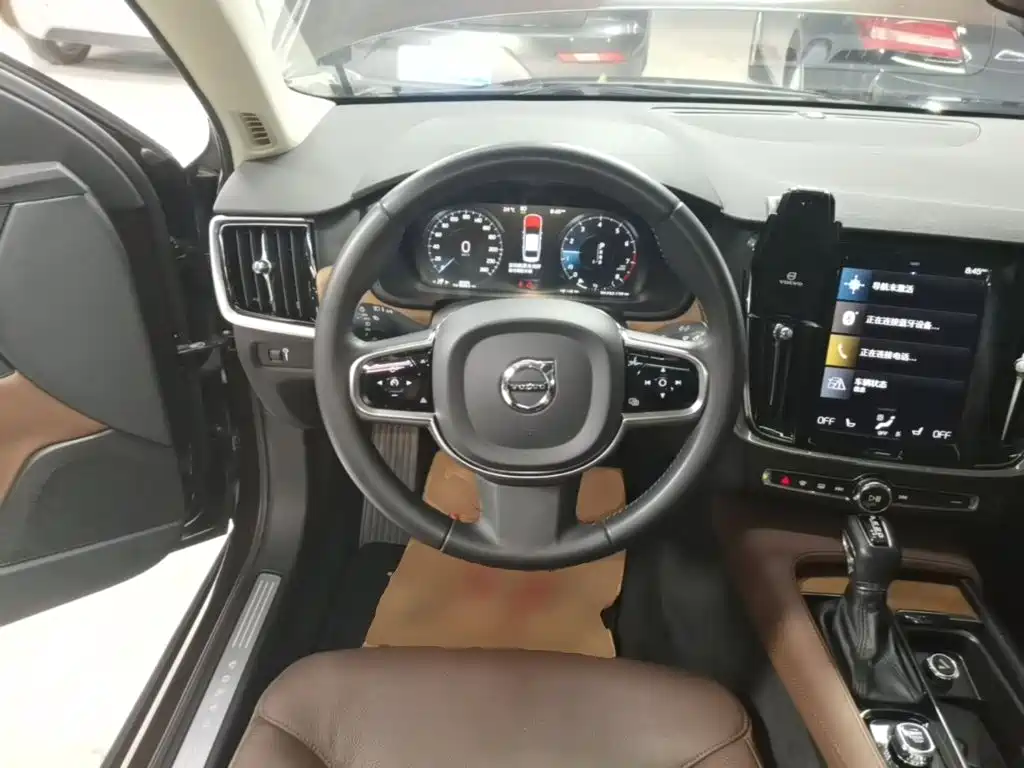 Volvo S90 — фото 11