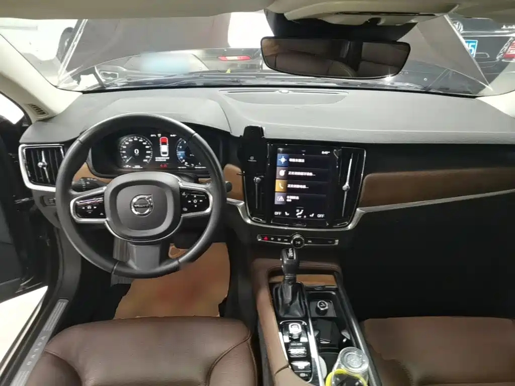 Volvo S90 — фото 10