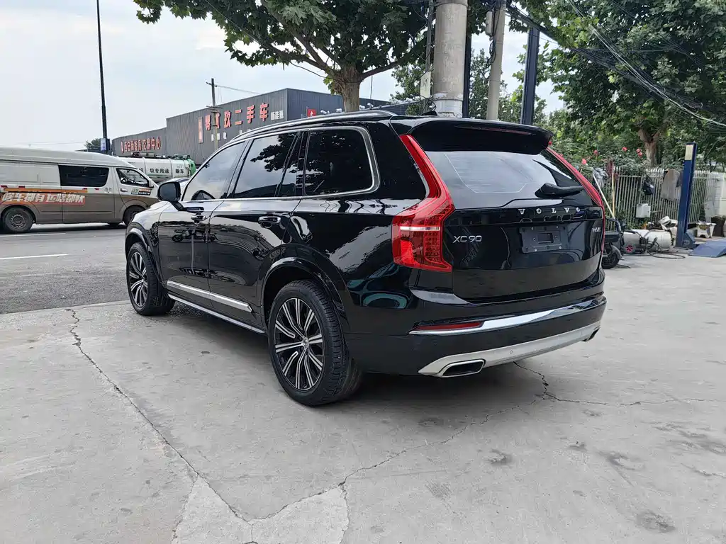 Volvo XC90 — фото 8