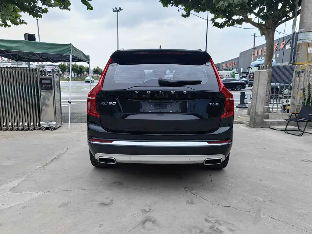Volvo XC90 — фото 9