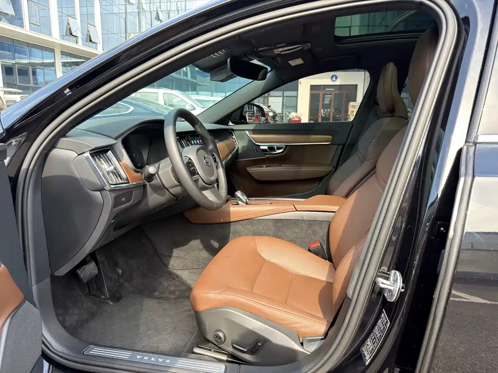 Volvo S90 — фото 4