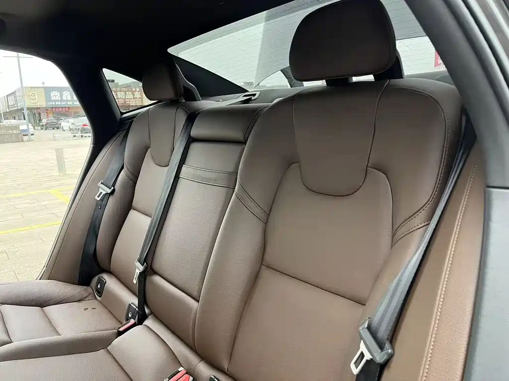 Volvo S90 — фото 17