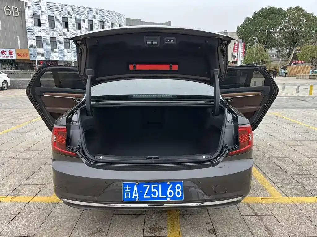 Volvo S90 — фото 18
