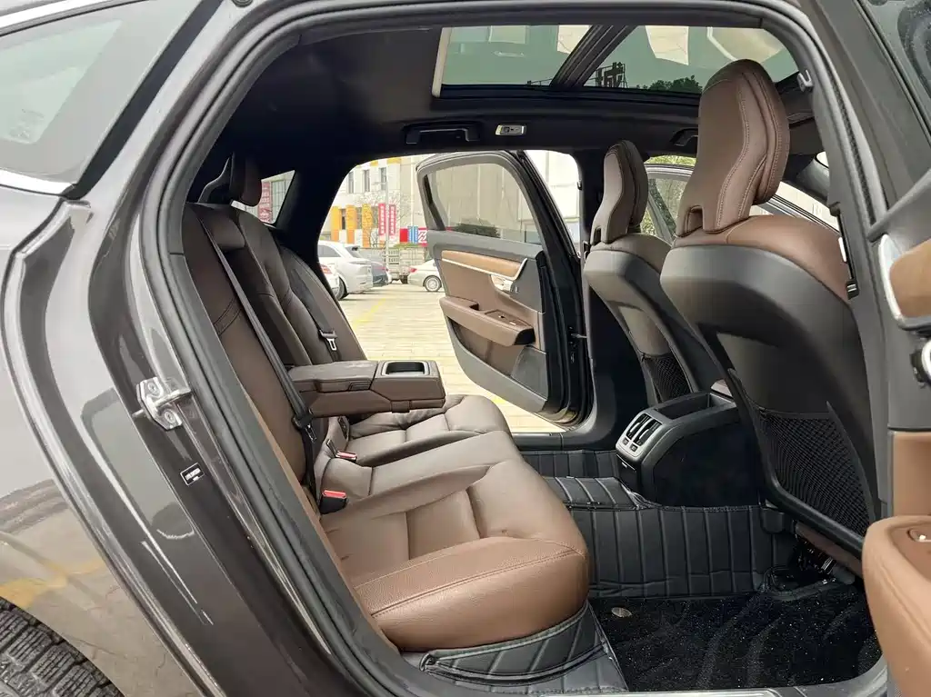 Volvo S90 — фото 21