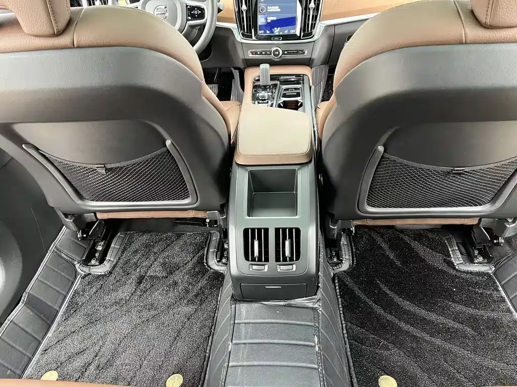 Volvo S90 — фото 23