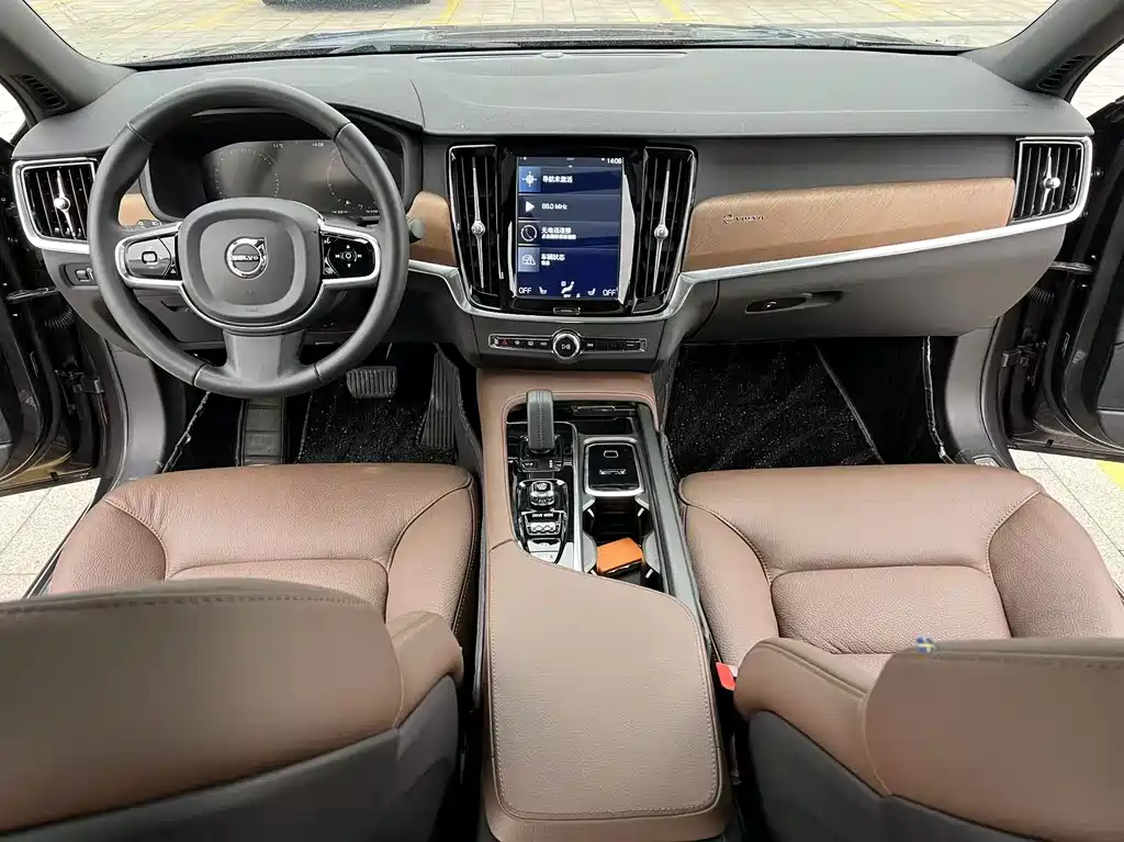 Volvo S90 — фото 24