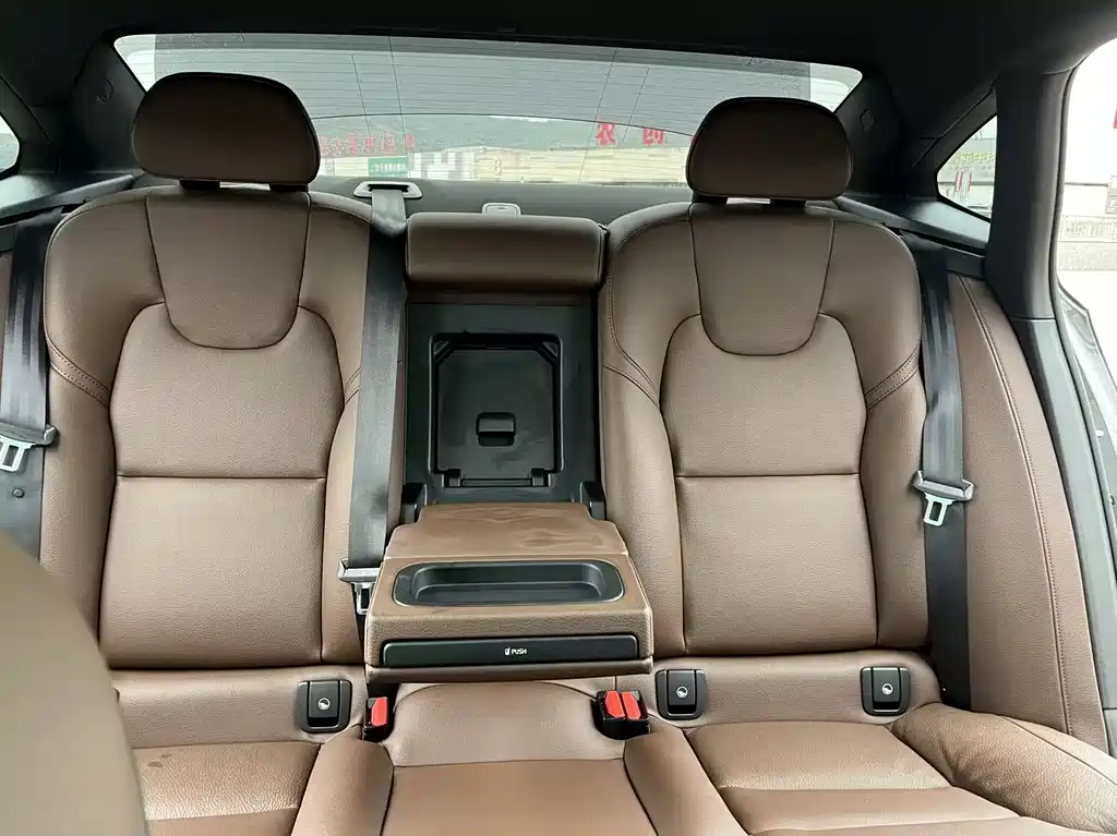 Volvo S90 — фото 26