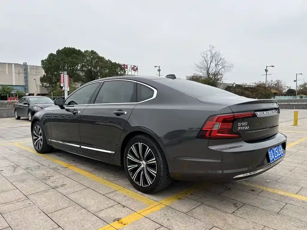 Volvo S90 — фото 6