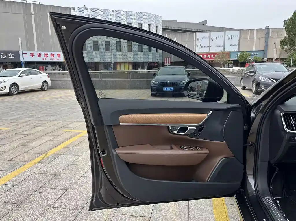 Volvo S90 — фото 10