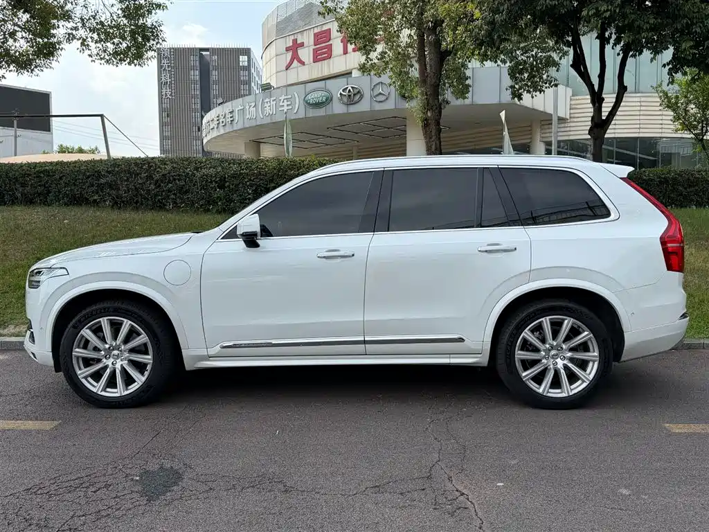 Volvo XC90 PHEV — фото 3