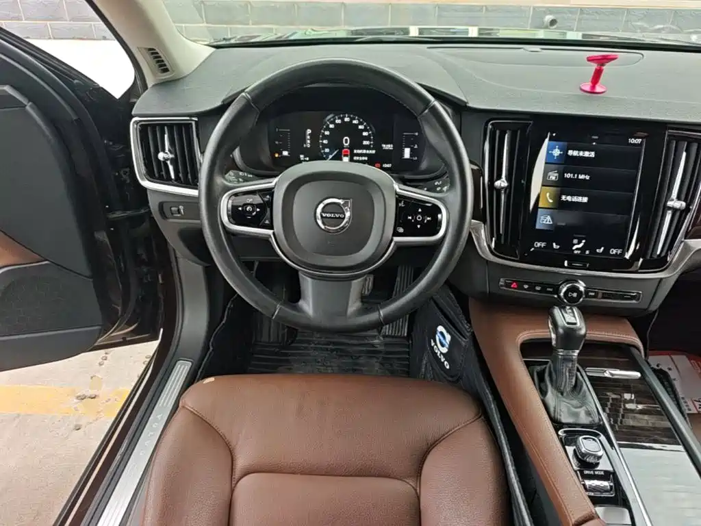 Volvo S90 — фото 11