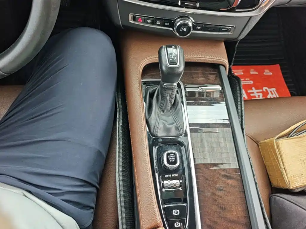 Volvo S90 — фото 14