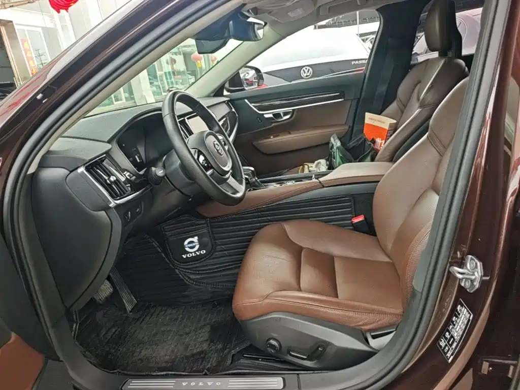 Volvo S90 — фото 15