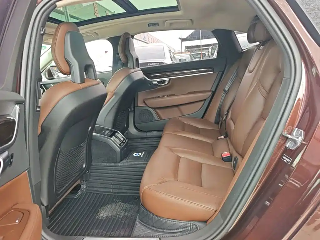 Volvo S90 — фото 17