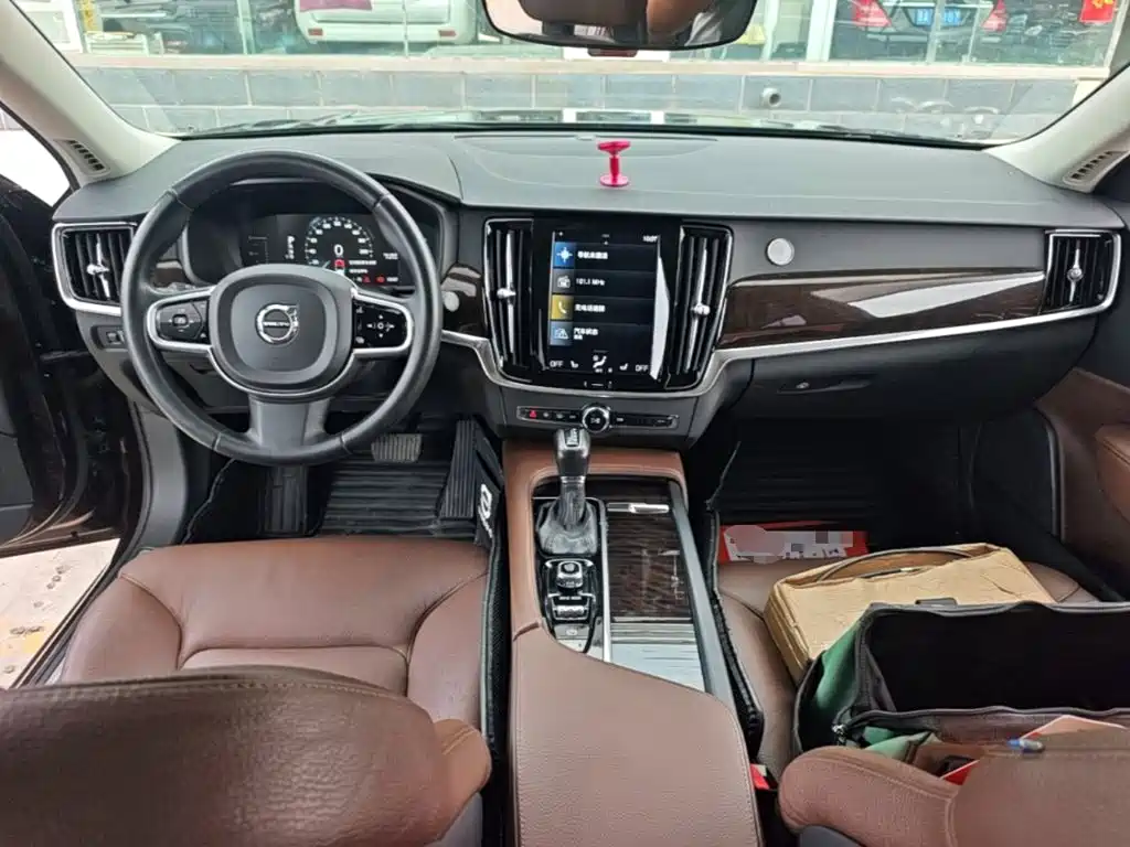 Volvo S90 — фото 10