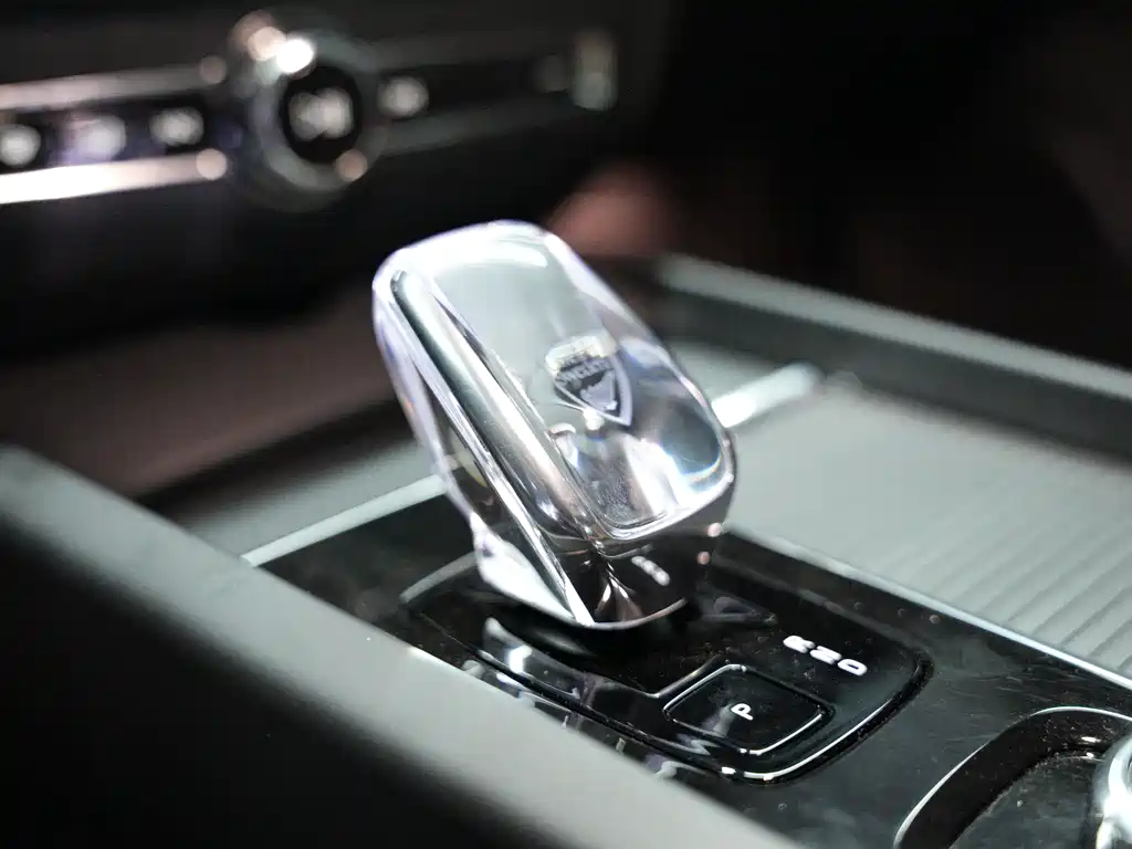 Volvo S60 — фото 14