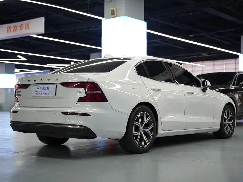 Volvo S60 — фото 22