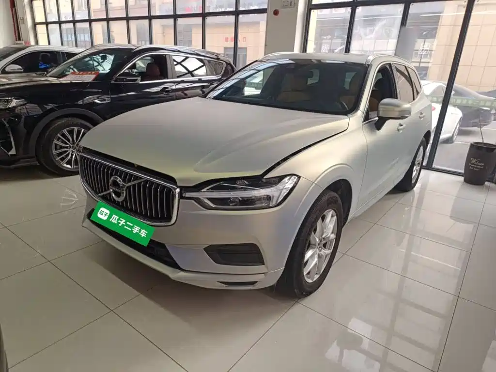 Volvo XC60 — фото 2