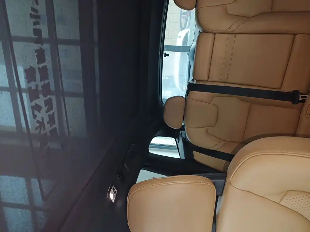 Volvo XC60 — фото 15