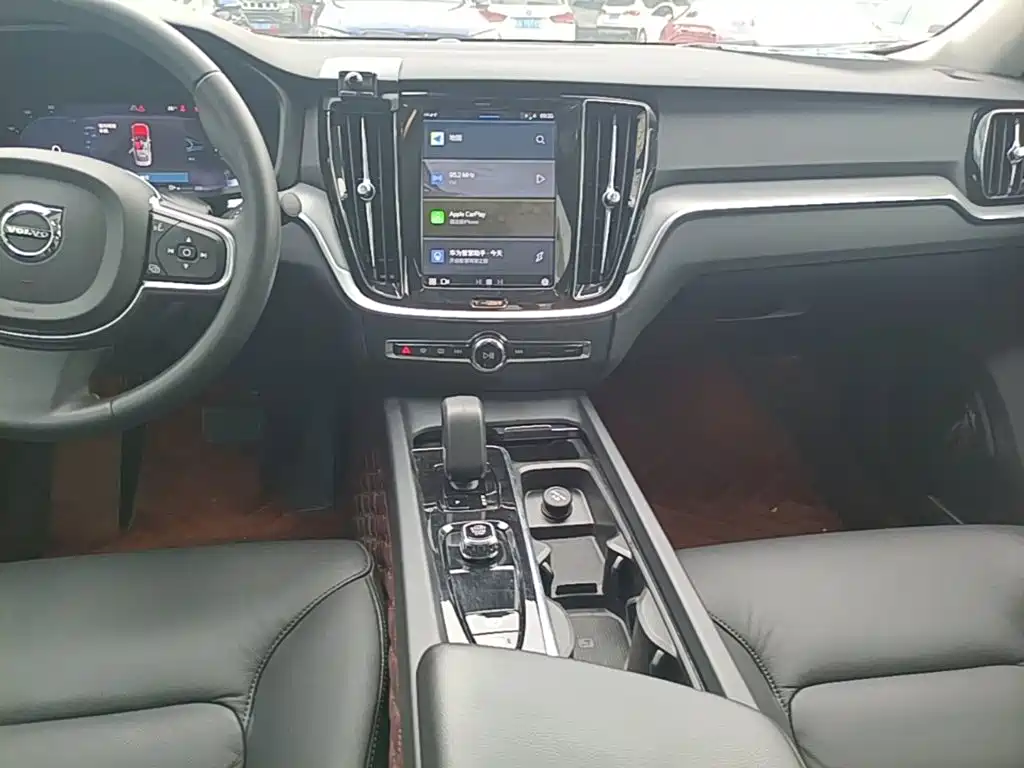 Volvo S60 — фото 13