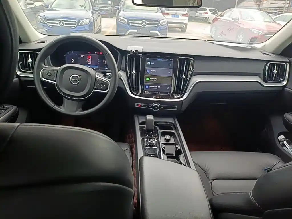 Volvo S60 — фото 10